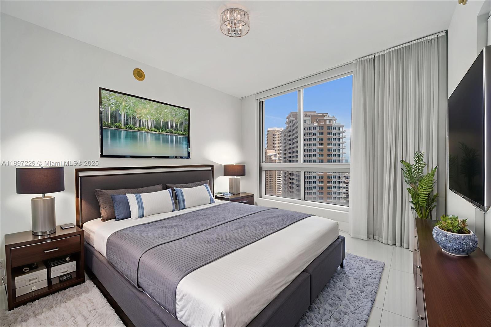 ICON BRICKELL NO TWO COND - Residential