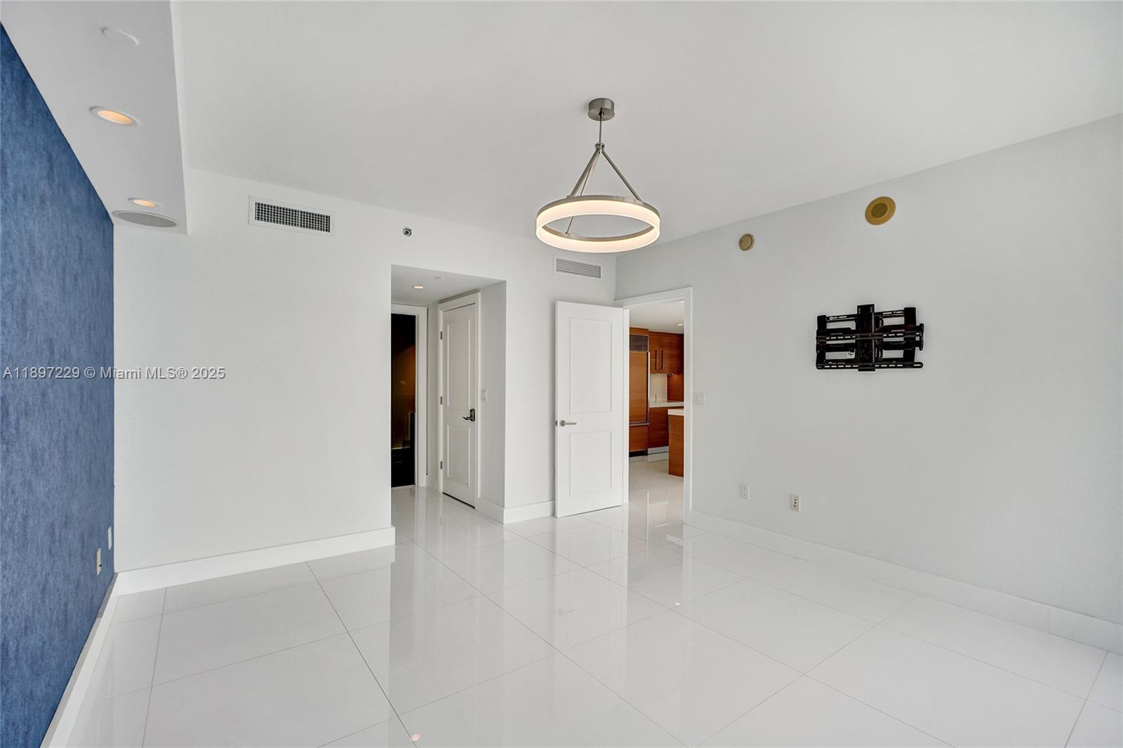 ICON BRICKELL NO TWO COND - Residential