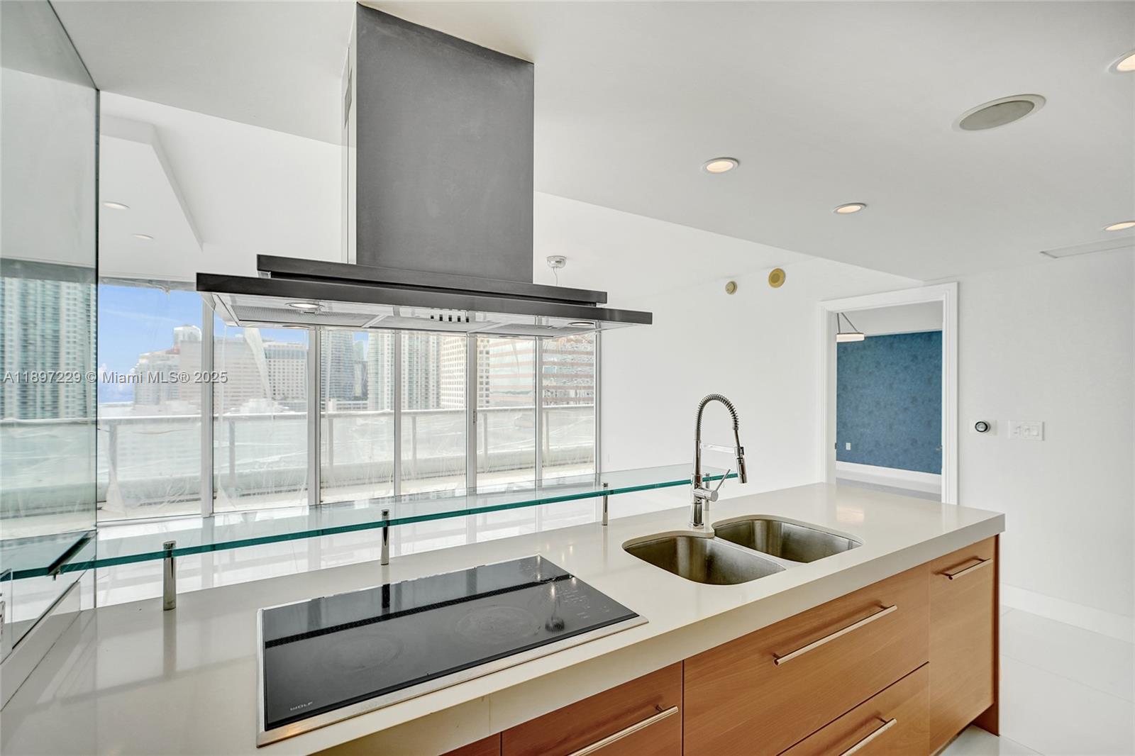 ICON BRICKELL NO TWO COND - Residential