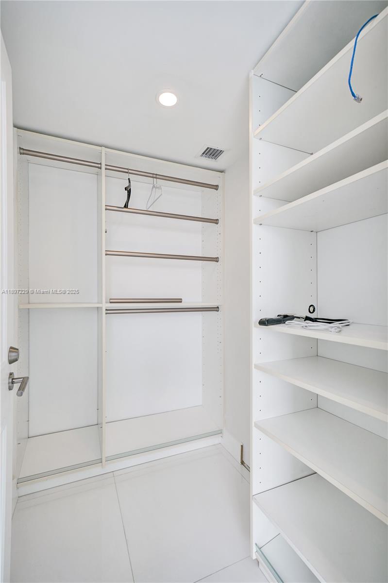 ICON BRICKELL NO TWO COND - Residential