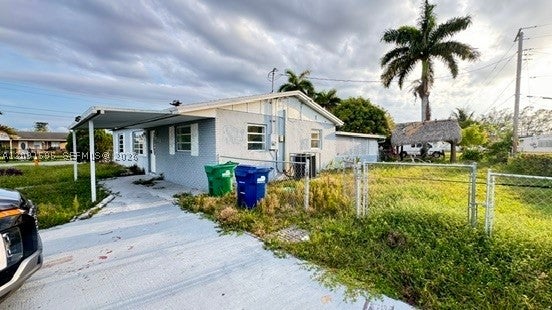 20500 NW 28th Ave, Miami Gardens, FL, 33056/$375,779 2 20500 NW 28th Ave