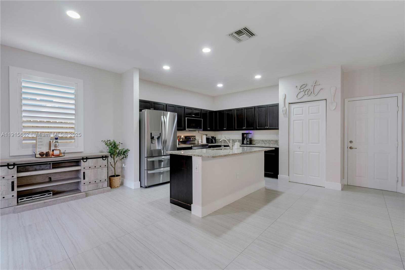 BAYWINDS OF ABACO - Residential