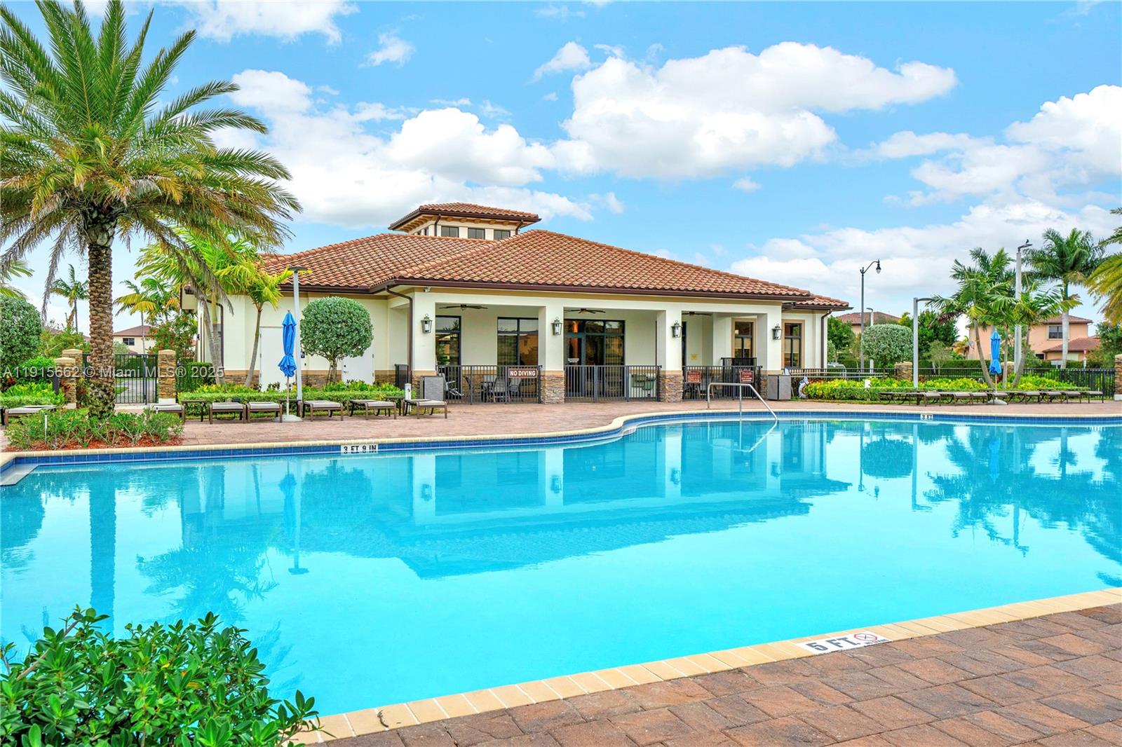 BAYWINDS OF ABACO - Residential