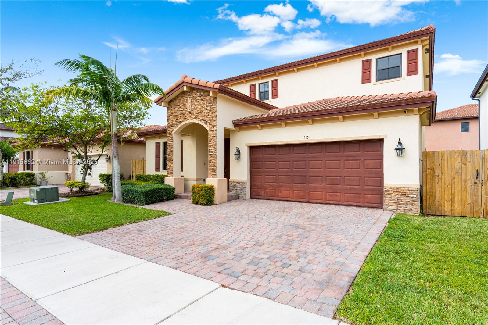 BAYWINDS OF ABACO - Residential