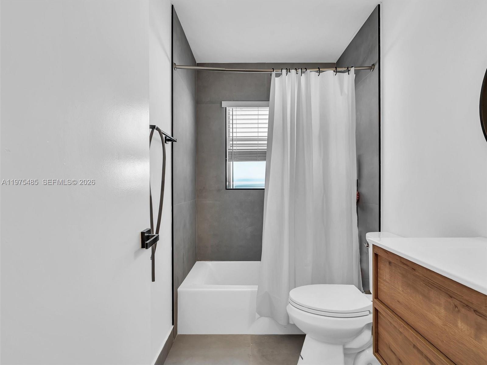 BANYAN OAKRIDGE PLAT - Residential Lease