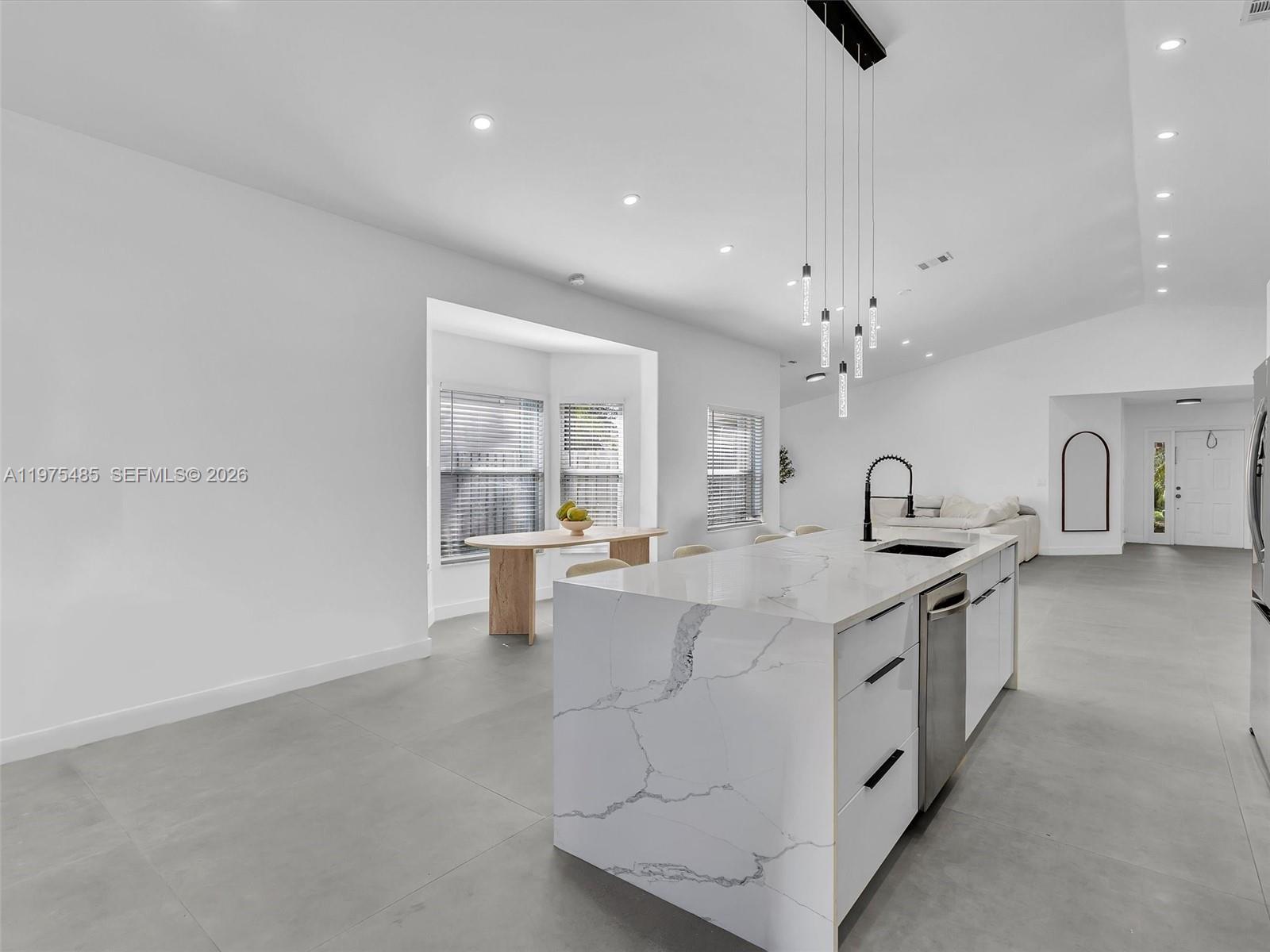 BANYAN OAKRIDGE PLAT - Residential Lease