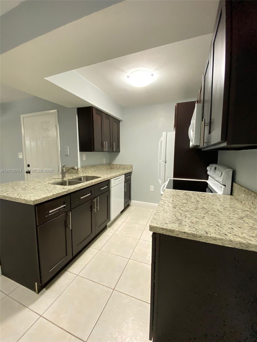 BISCAYNE BEACH CLUB CONDO - Residential Lease