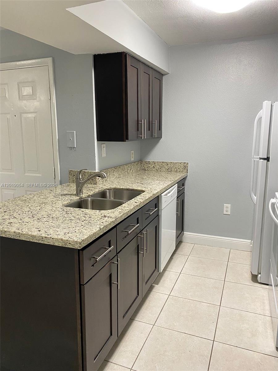 BISCAYNE BEACH CLUB CONDO - Residential Lease