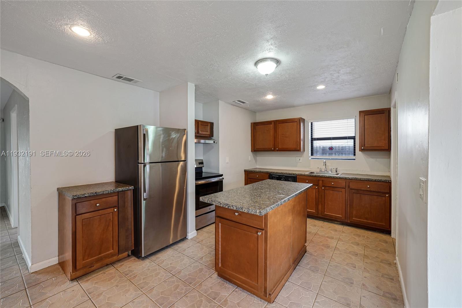 TWIN LAKES HOMES SEC 4 - Residential