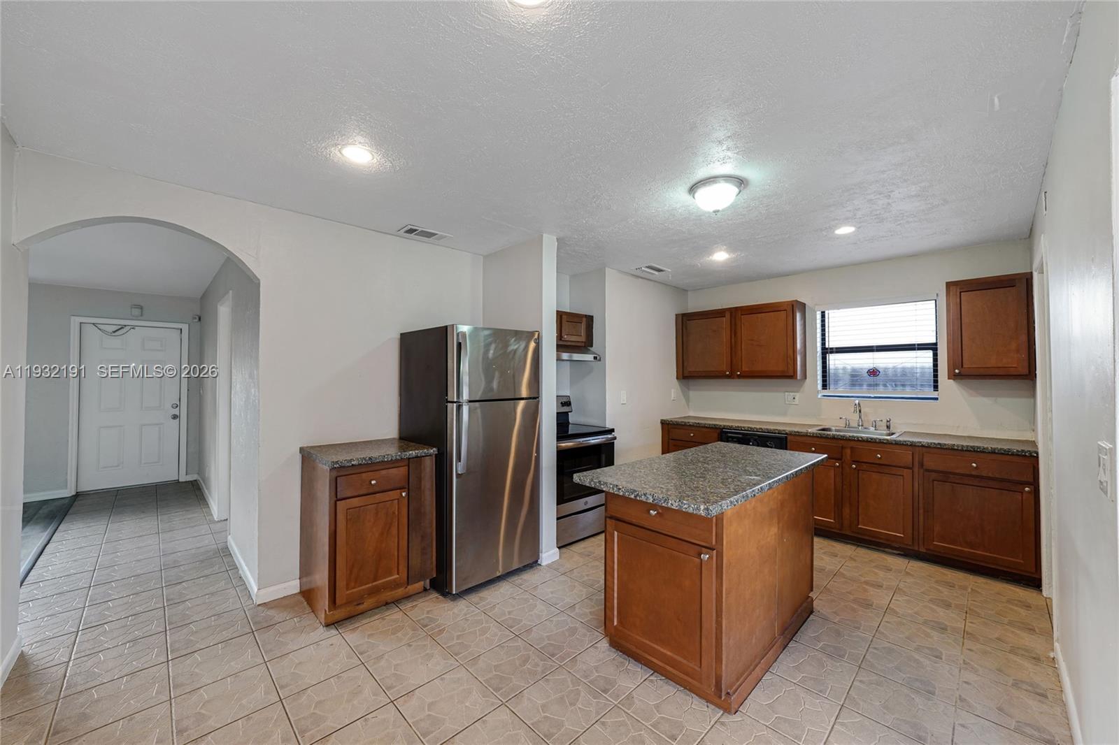 TWIN LAKES HOMES SEC 4 - Residential