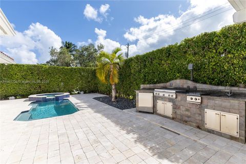 8801 Dickens Ave Surfside FL 33154