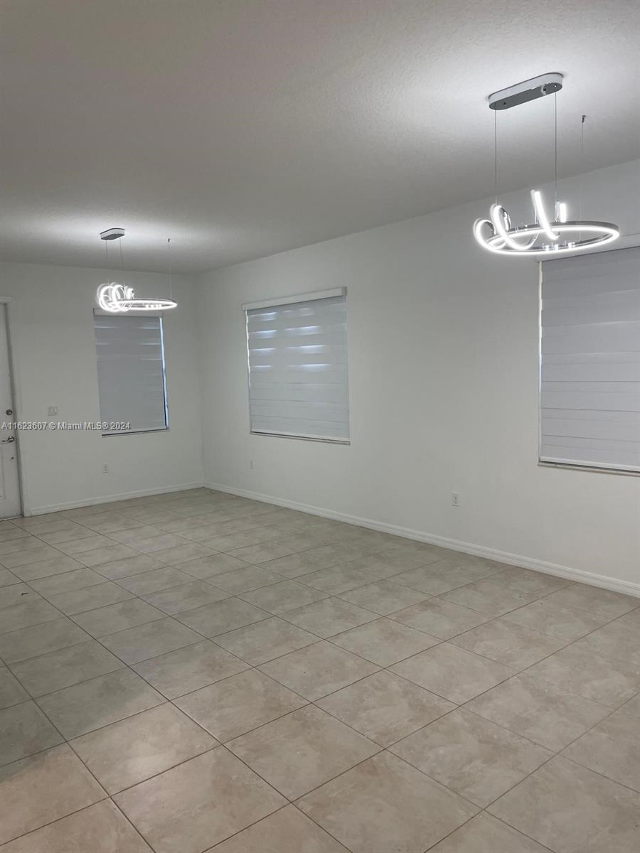 CHAMPION LAKES - Residential
