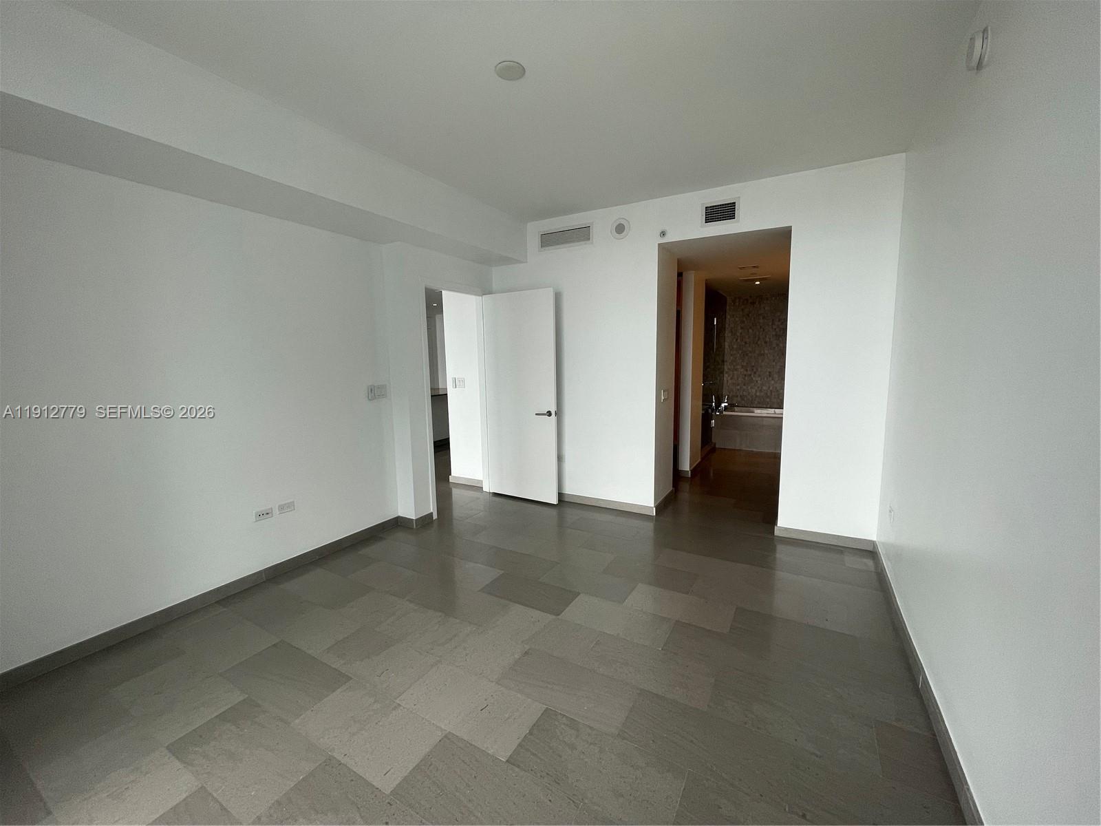 REACH CONDO - Residential