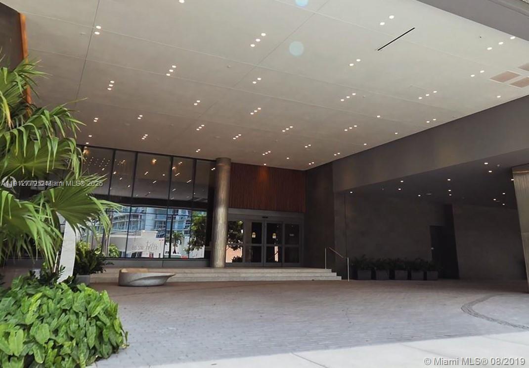 REACH CONDO - Residential