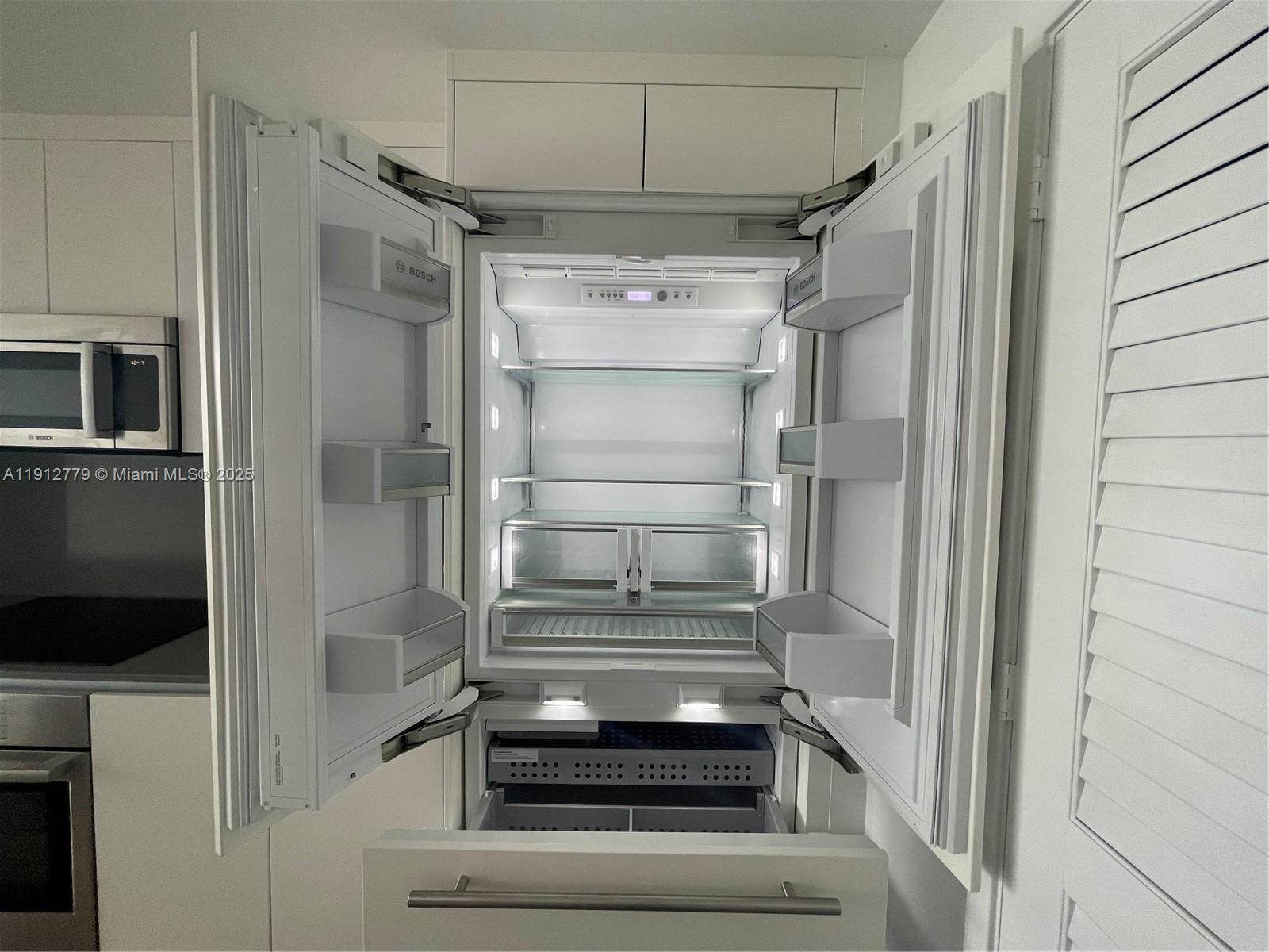 REACH CONDO - Residential