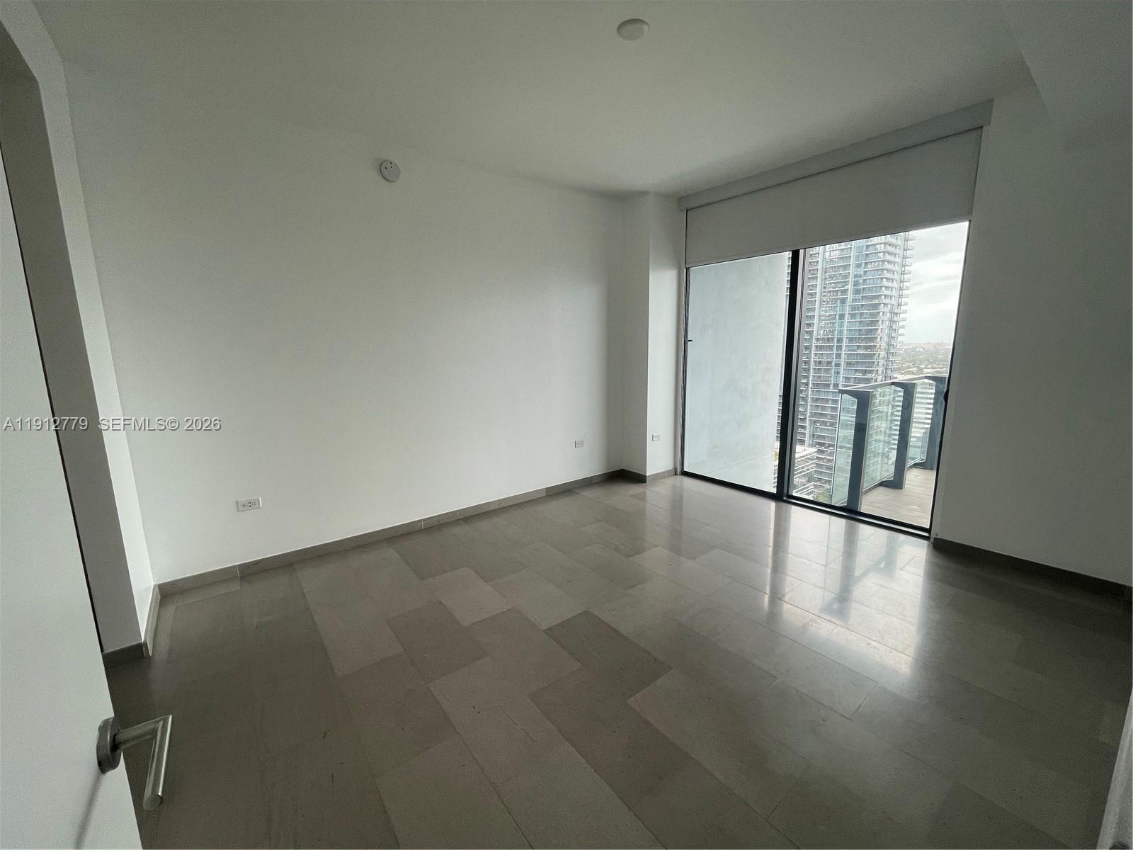 REACH CONDO - Residential