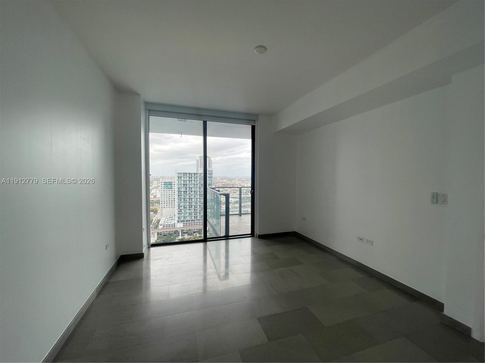 REACH CONDO - Residential