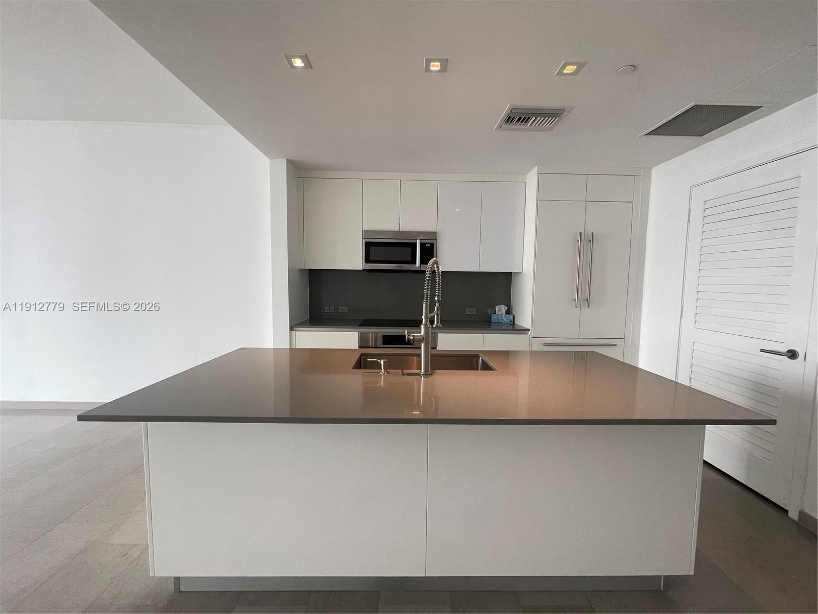 68 SE 6th St 3806
