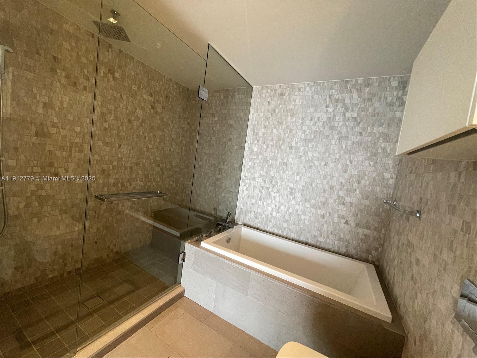 REACH CONDO - Residential