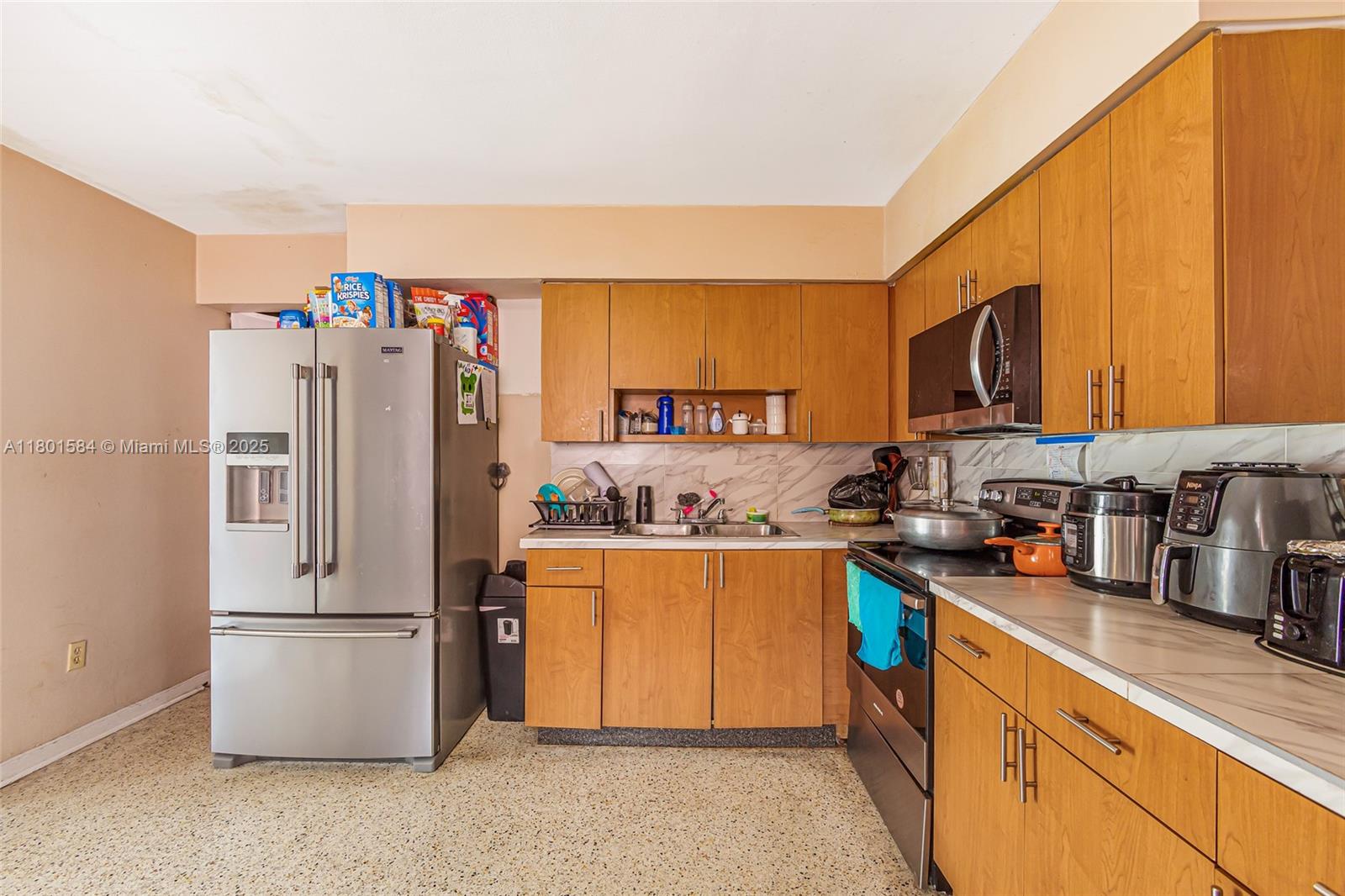 AMND MIAMI SUBURBAN ACRES - Residential Income