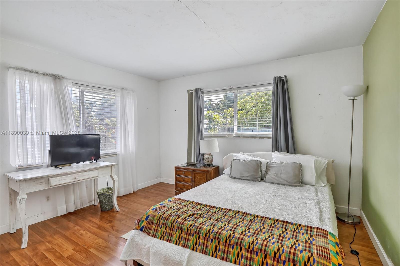 LLOYD ESTATES - Residential Lease