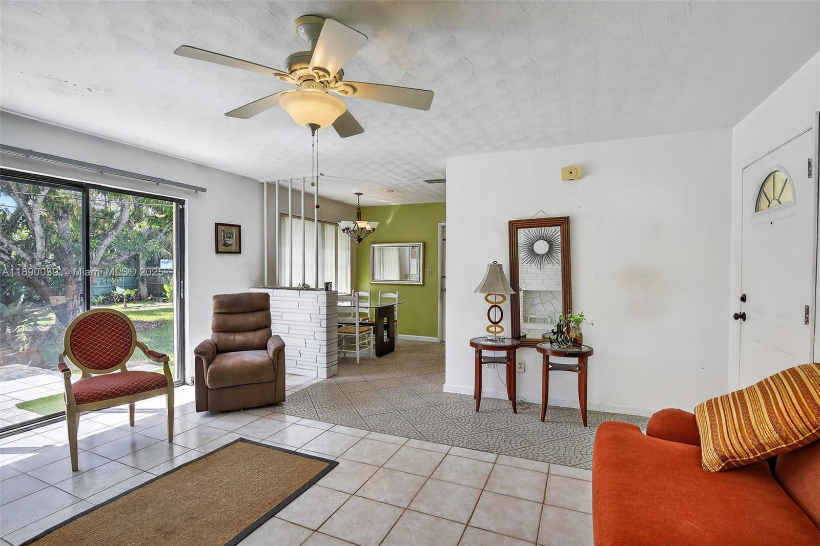 LLOYD ESTATES - Residential Lease