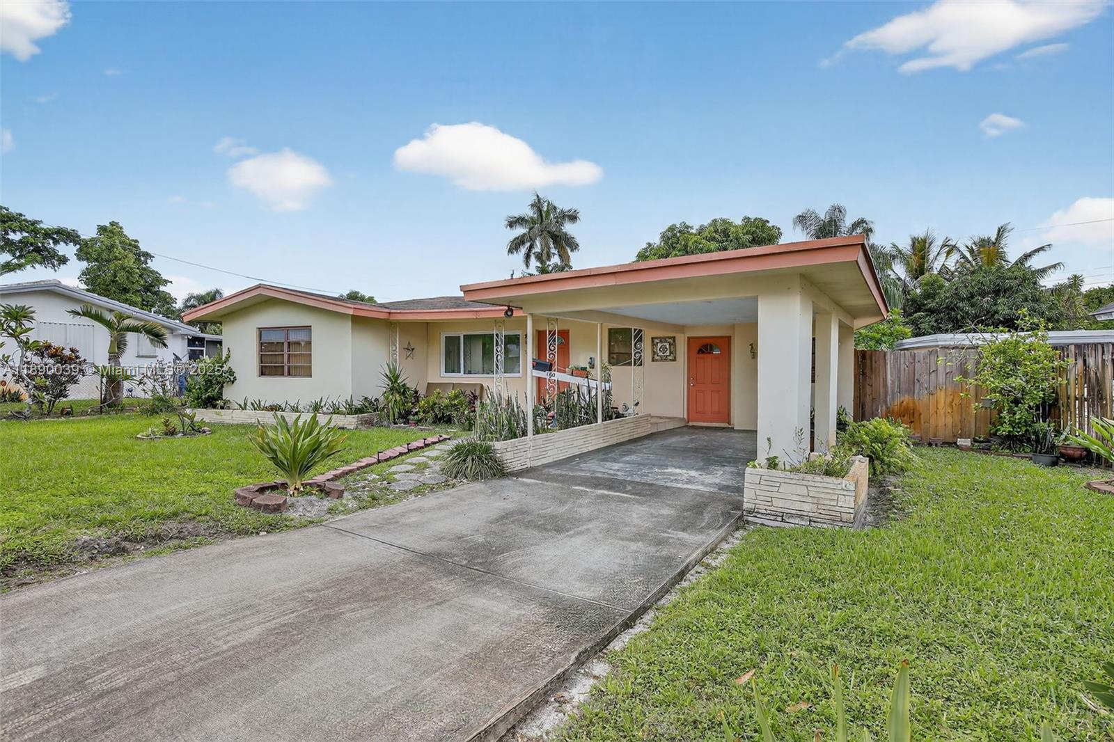 LLOYD ESTATES - Residential Lease