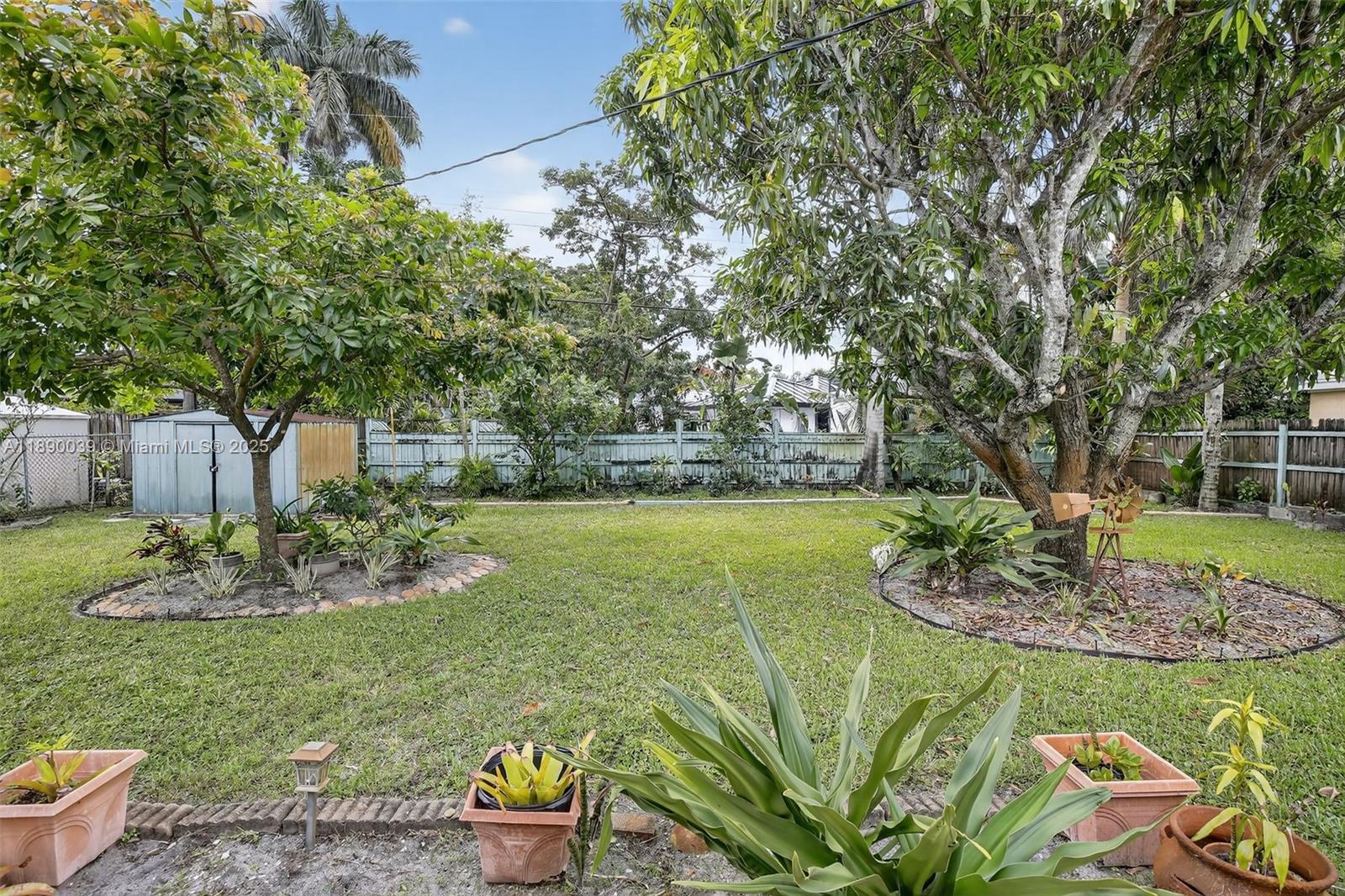 LLOYD ESTATES - Residential Lease