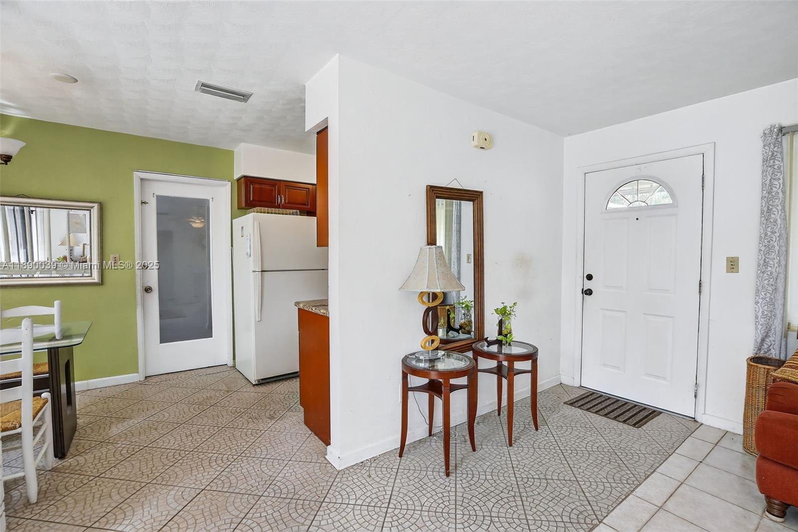 LLOYD ESTATES - Residential Lease