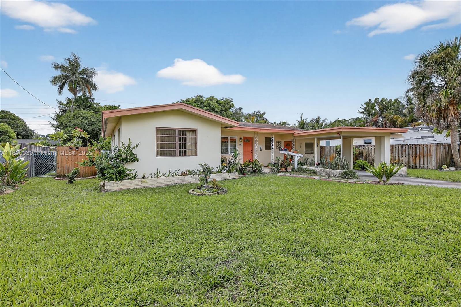 LLOYD ESTATES - Residential Lease