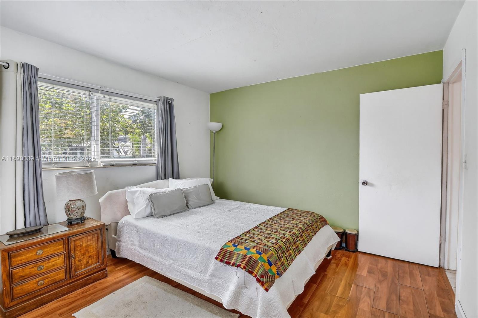 LLOYD ESTATES - Residential Lease