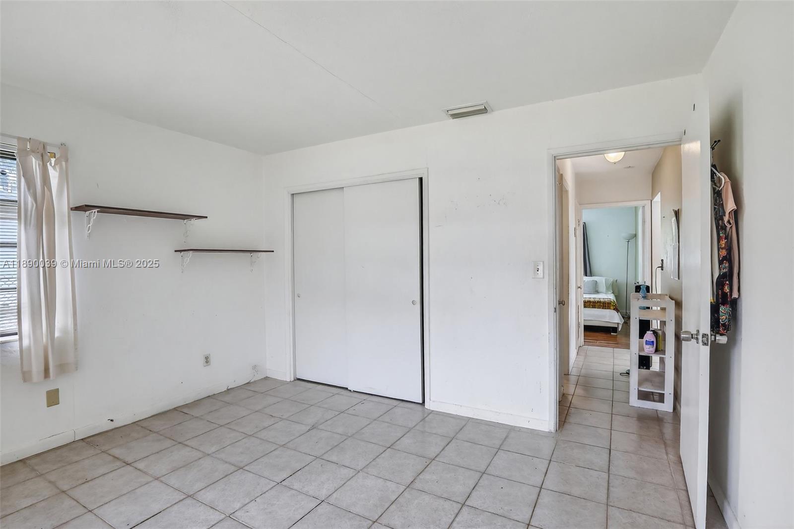 LLOYD ESTATES - Residential Lease