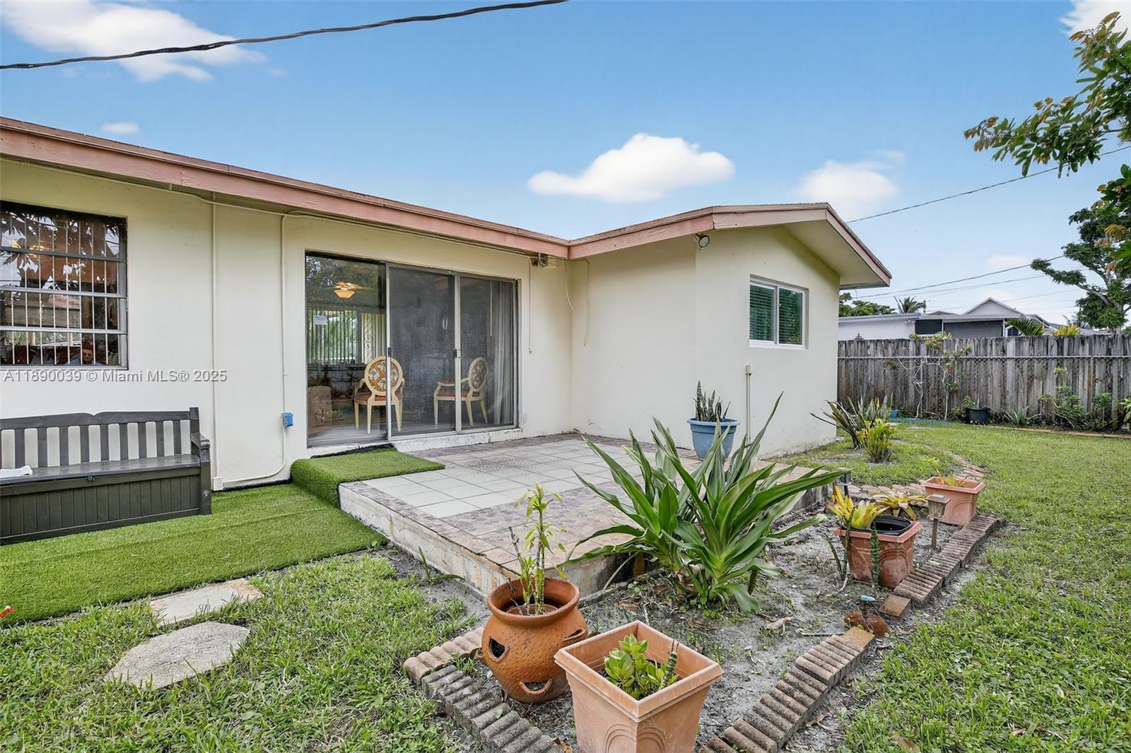LLOYD ESTATES - Residential Lease