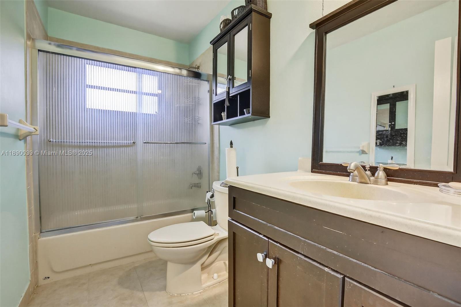 LLOYD ESTATES - Residential Lease