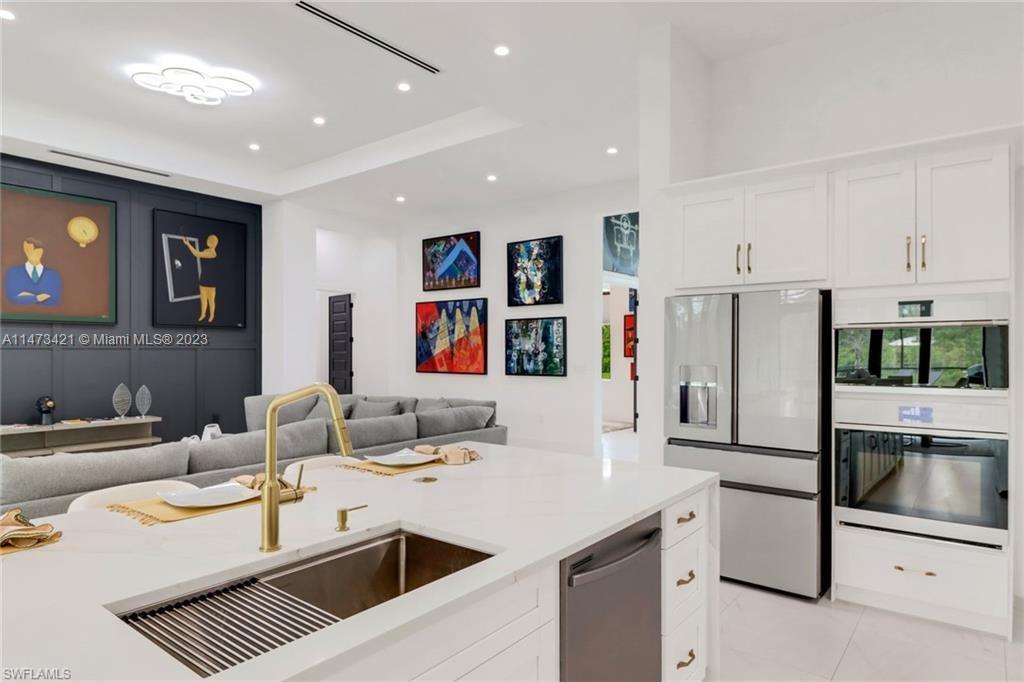 GOLDEN GATE ESTATES - Residential