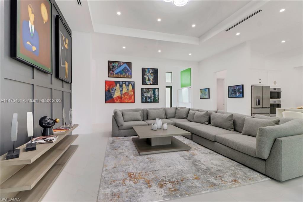 GOLDEN GATE ESTATES - Residential