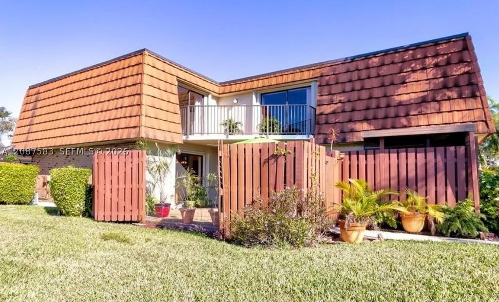 Photo of 11882 SW 12th Pl, Davie, FL 33325 (MLS # A12087583)