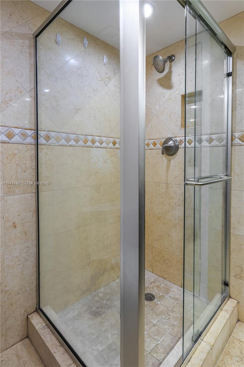 STRATFORD HOUSE CONDO - Residential