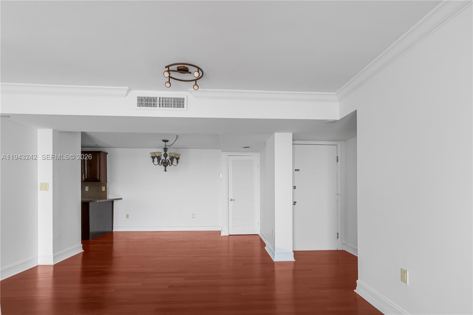 STRATFORD HOUSE CONDO - Residential