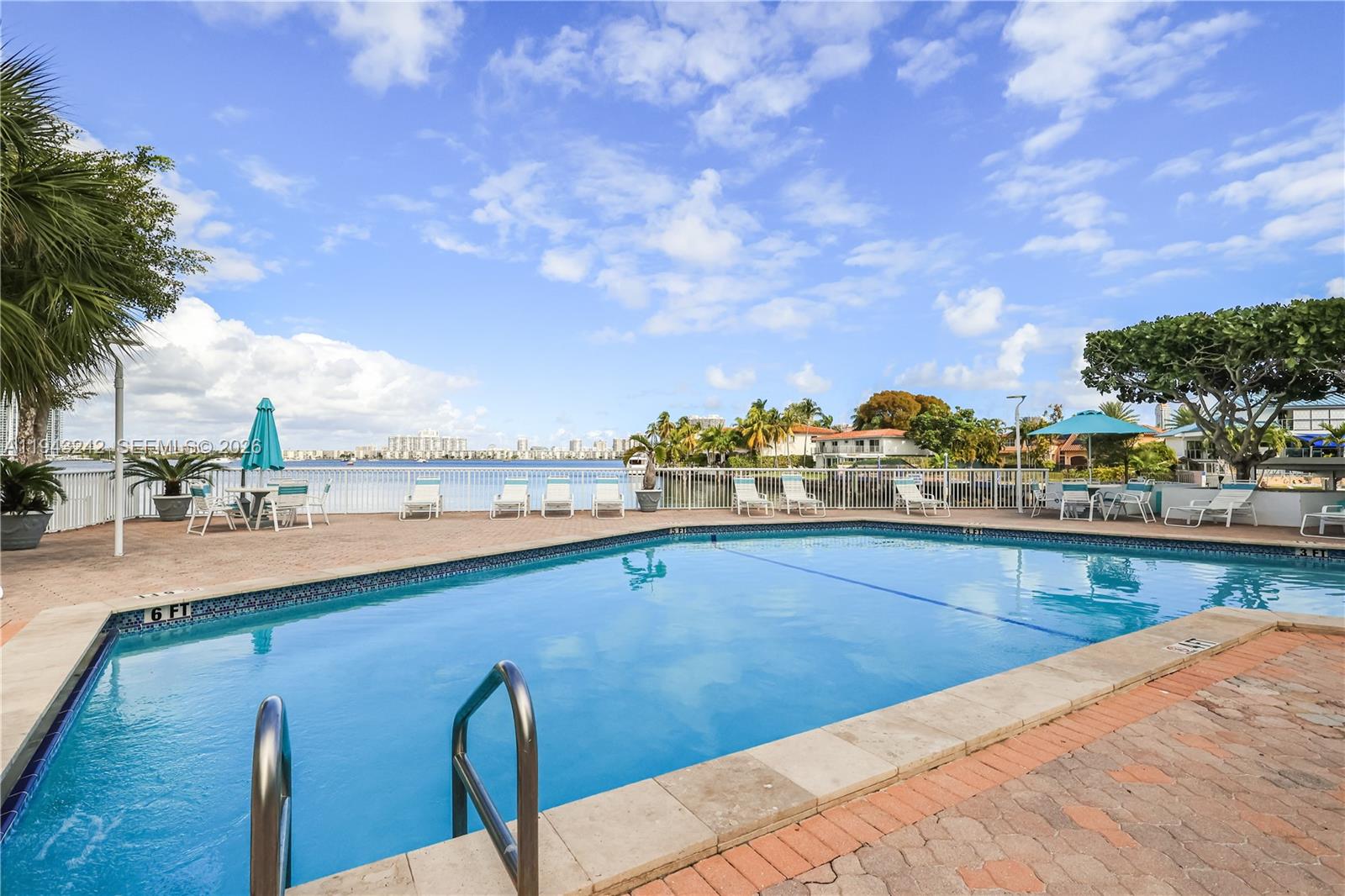 STRATFORD HOUSE CONDO - Residential