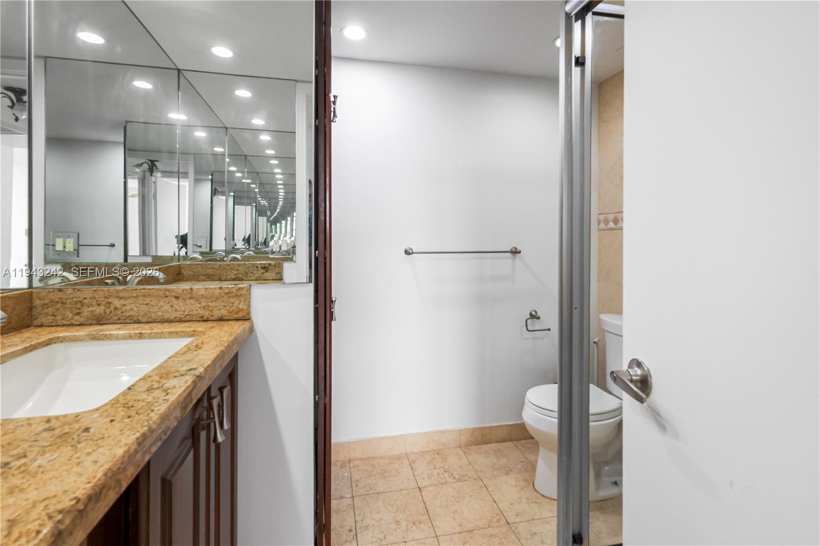 STRATFORD HOUSE CONDO - Residential