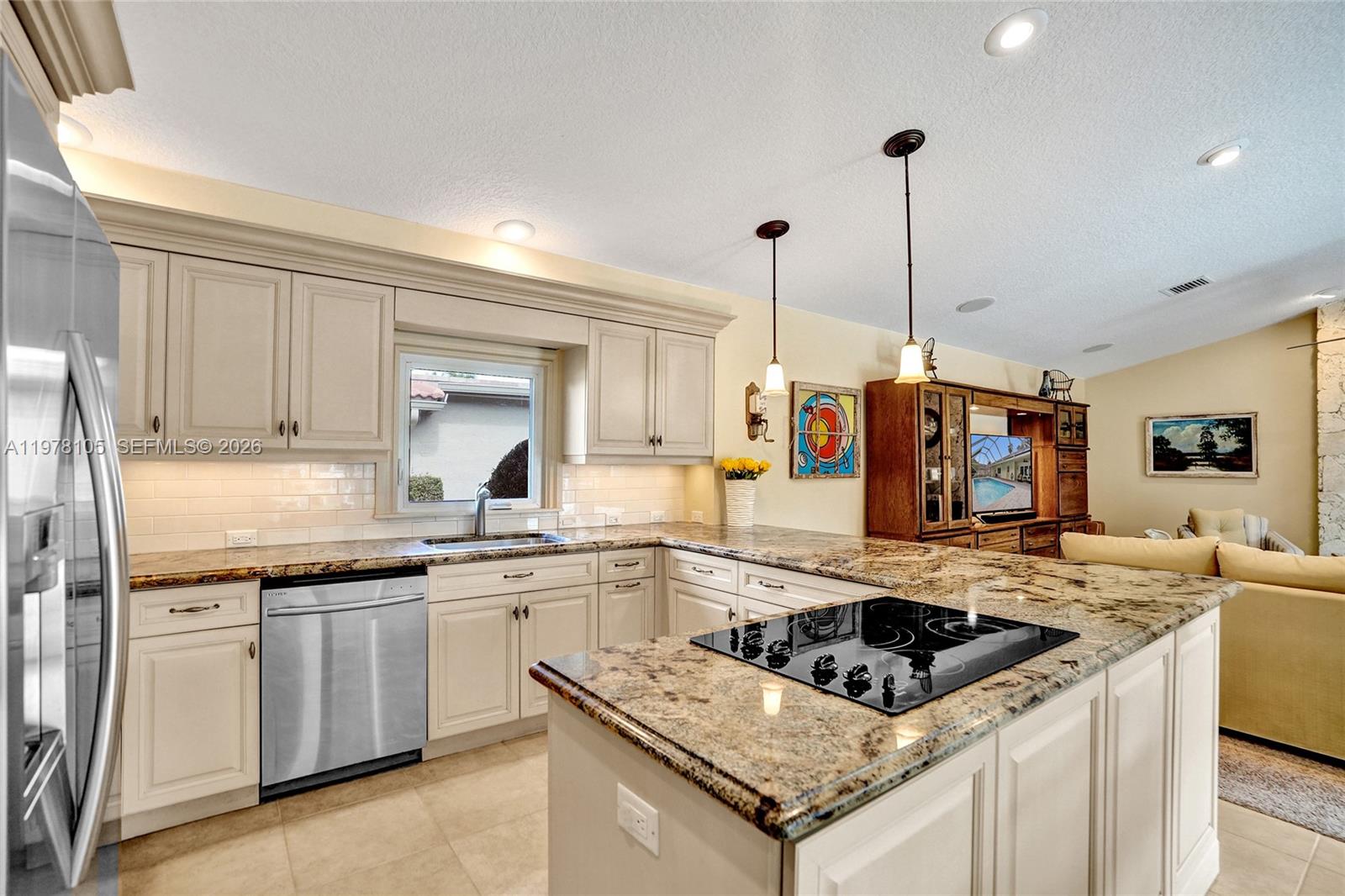 PINE RIDGE - Residential