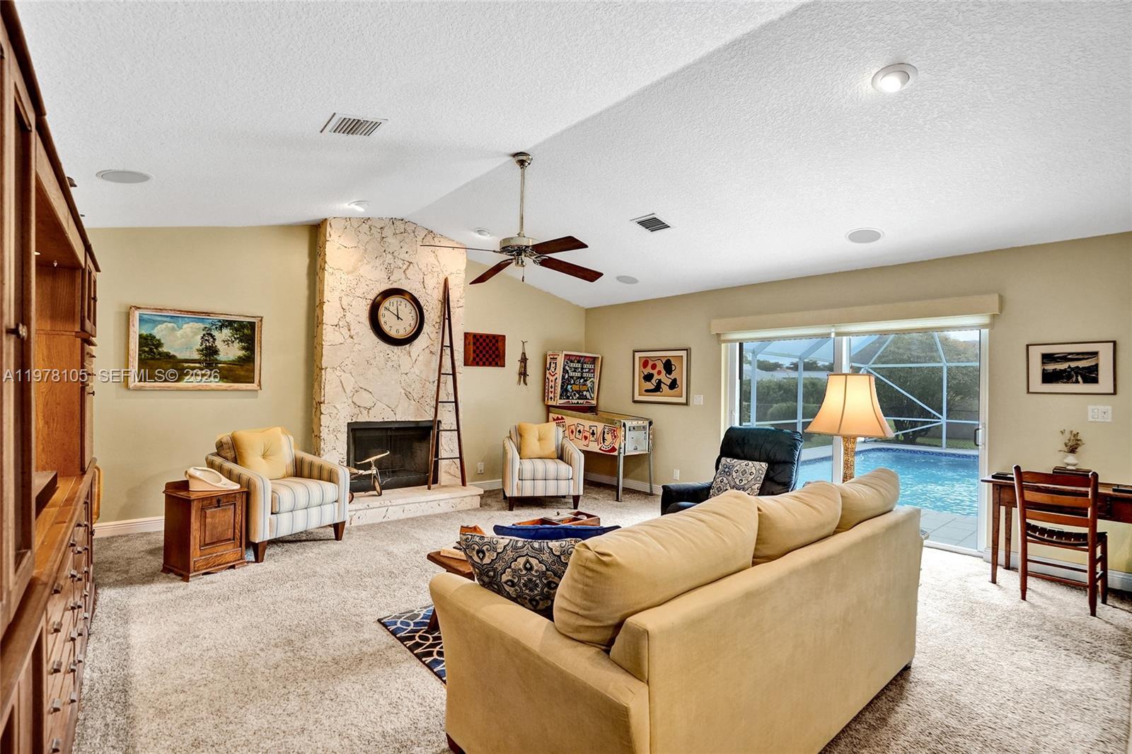 PINE RIDGE - Residential