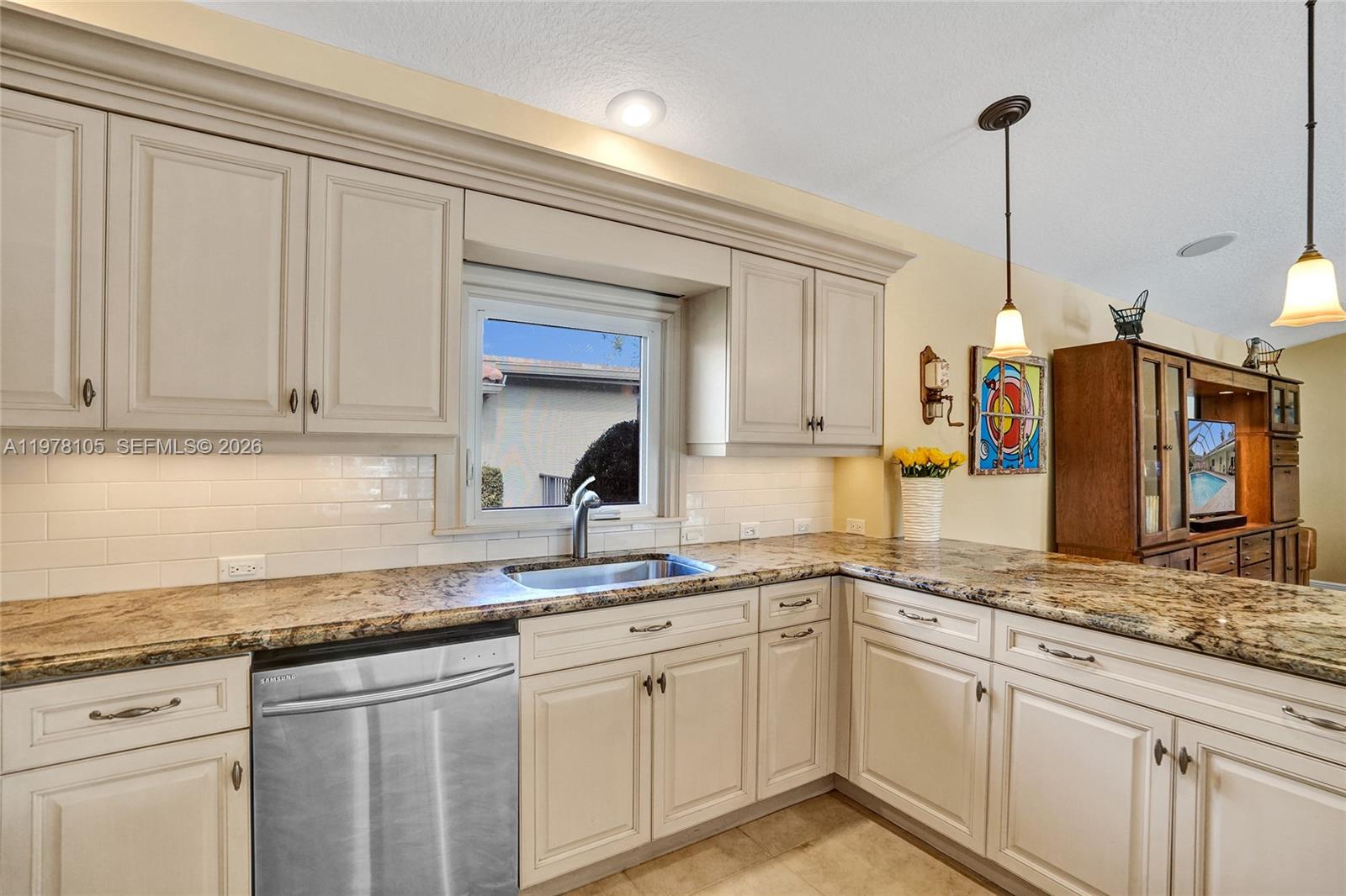 PINE RIDGE - Residential