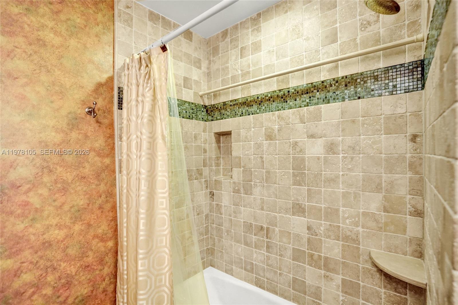 PINE RIDGE - Residential