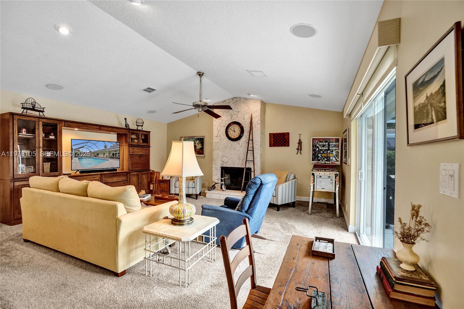 PINE RIDGE - Residential