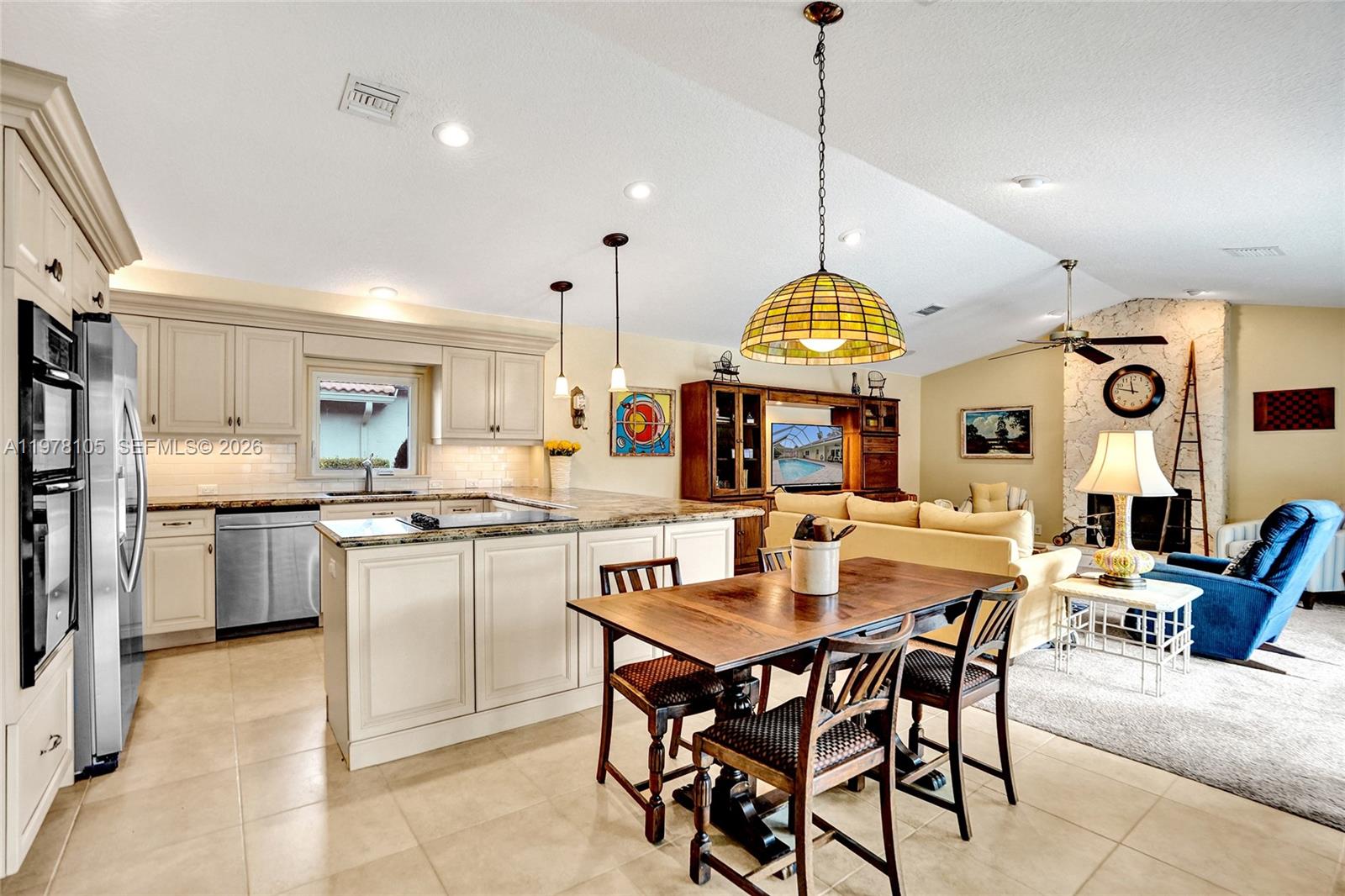 PINE RIDGE - Residential