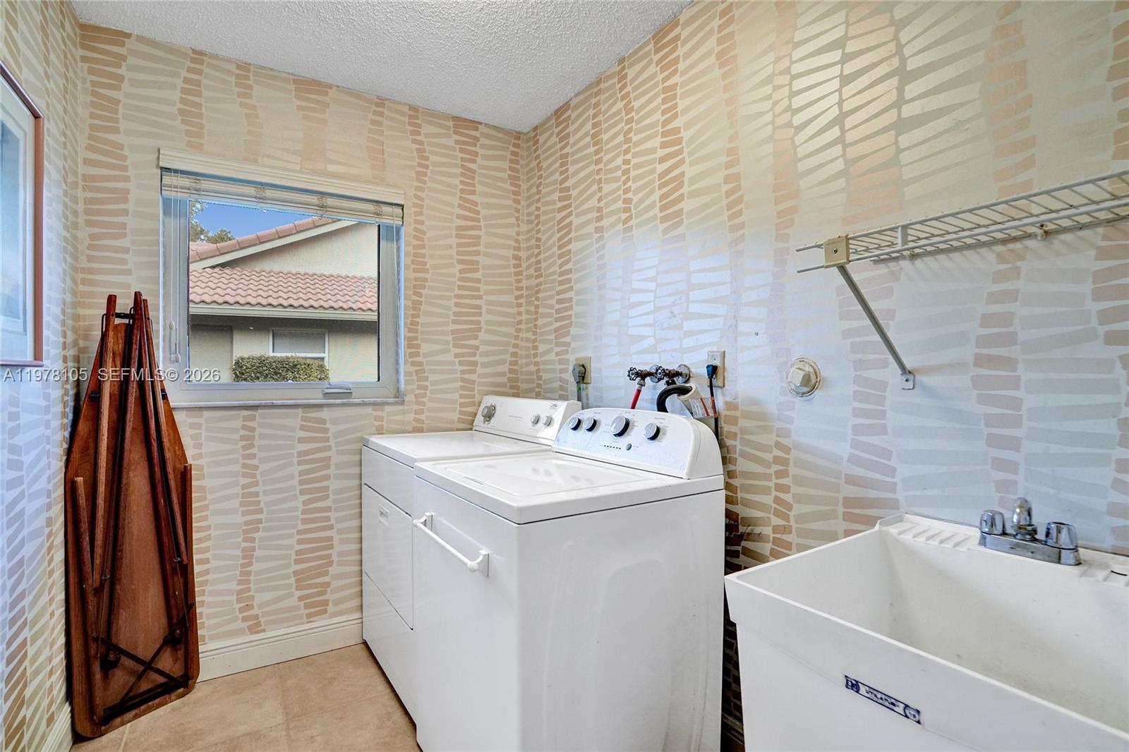 PINE RIDGE - Residential