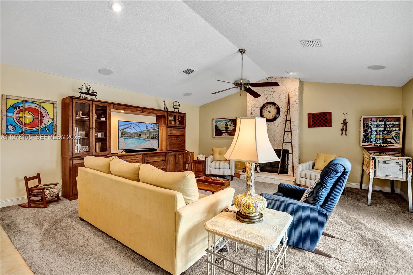 PINE RIDGE - Residential