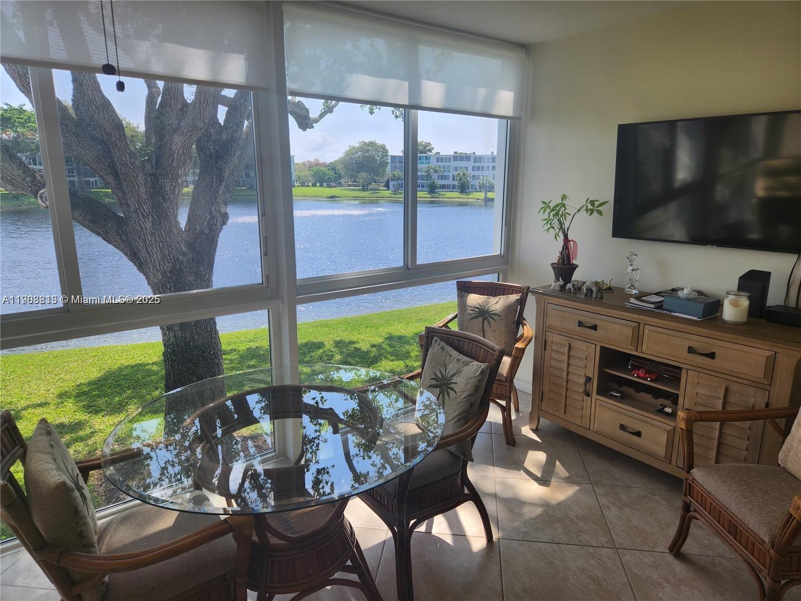 CAMBRIDGE E CONDO - Residential